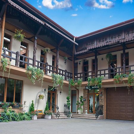 Hotel Galany Radauti Ngoại thất bức ảnh