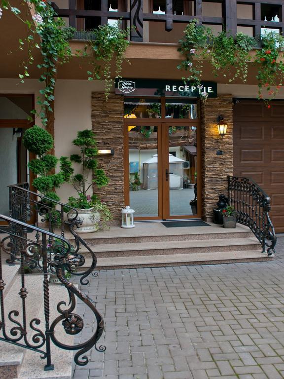 Hotel Galany Radauti Ngoại thất bức ảnh