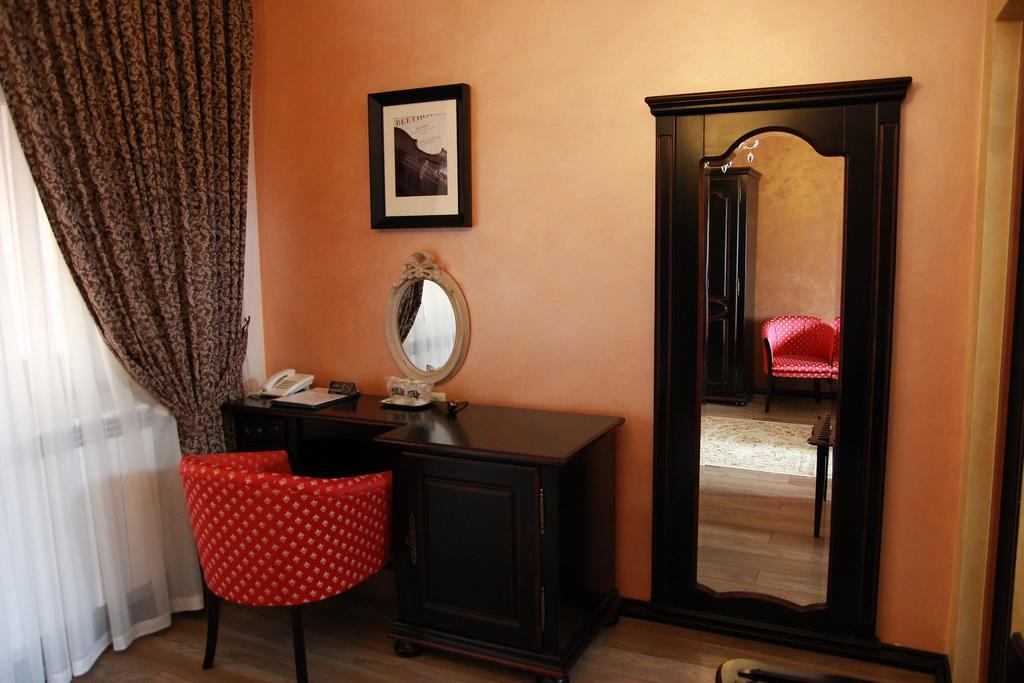 Hotel Galany Radauti Ngoại thất bức ảnh